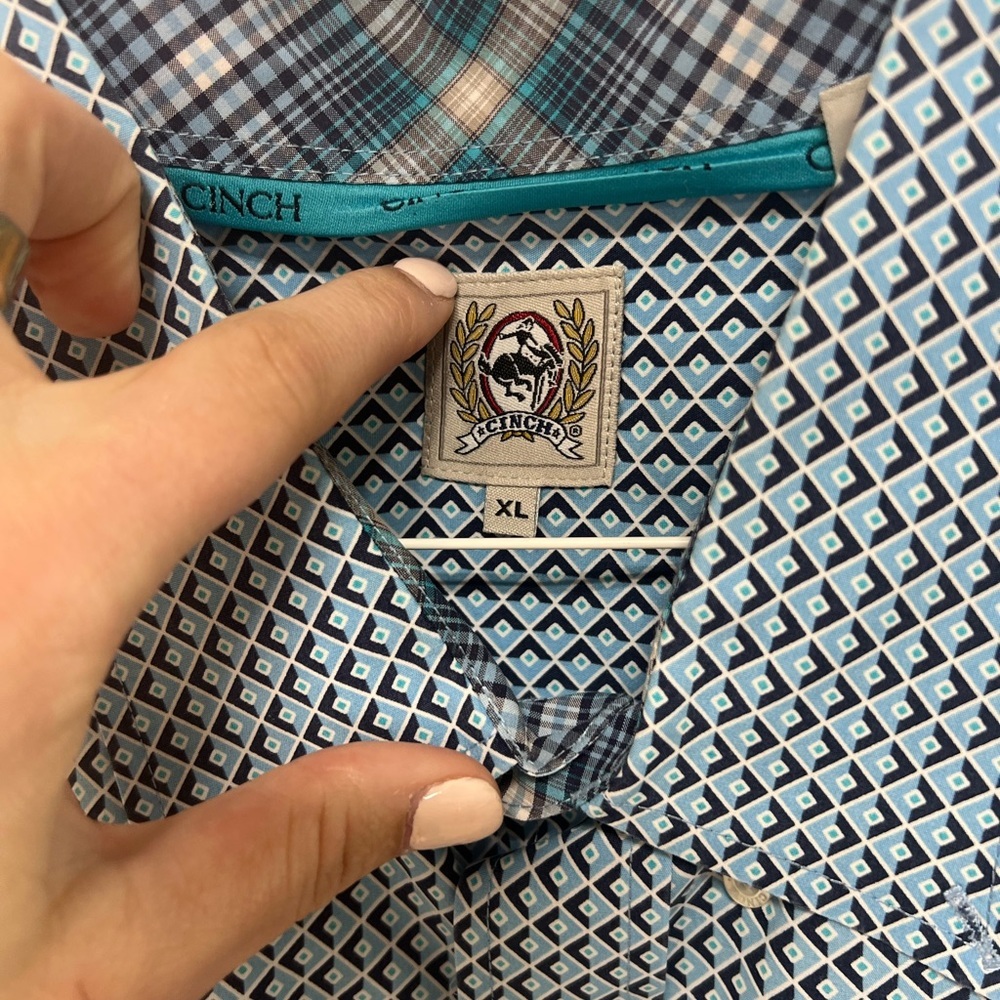 Cinch button down - Picture 4 of 4